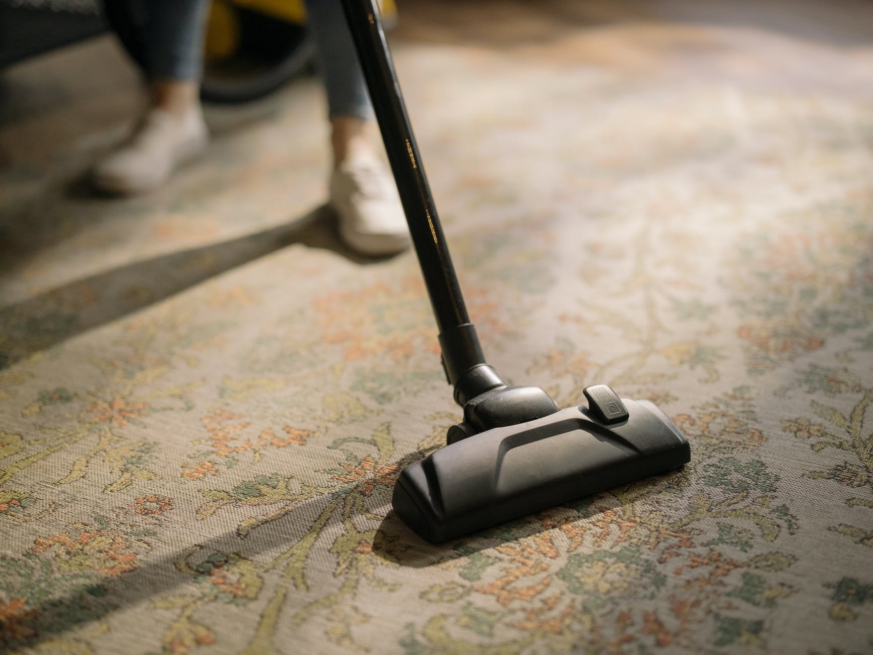 Quietest Stick Vacuum Of 2022 Reviews And Buyer's Guide